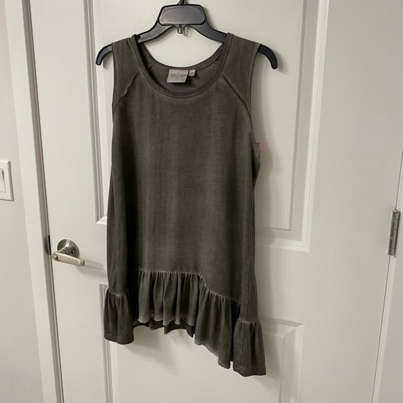Dantelle Peplum Top. Gray. Medium. - Picture 3 of 4